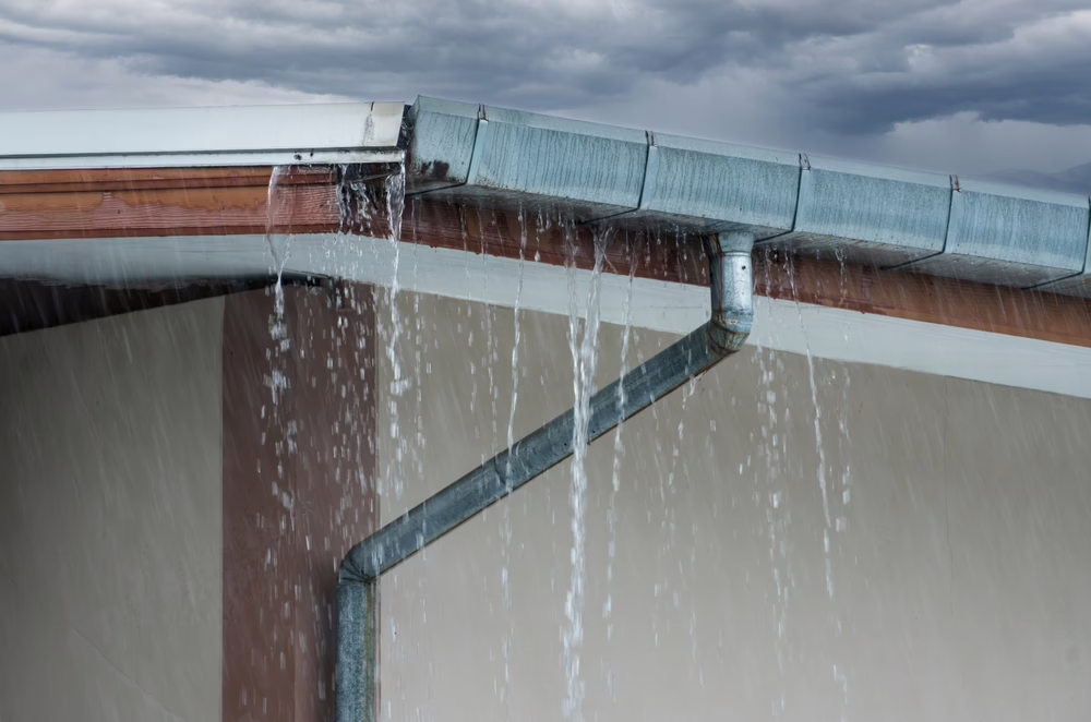 Can Clogged Gutters Cause Roof Leaks